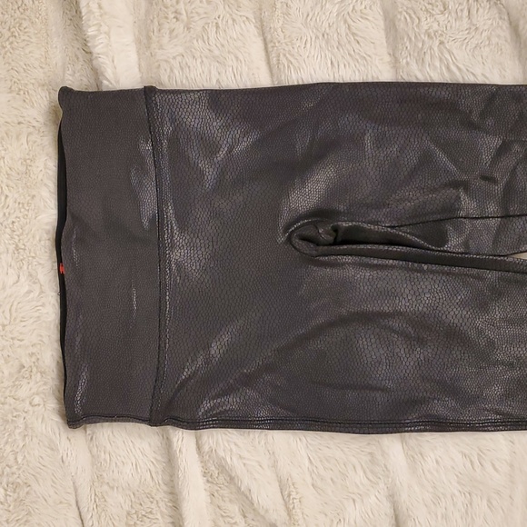 Spanx Faux Croc Legging XS - Picture 3 of 13